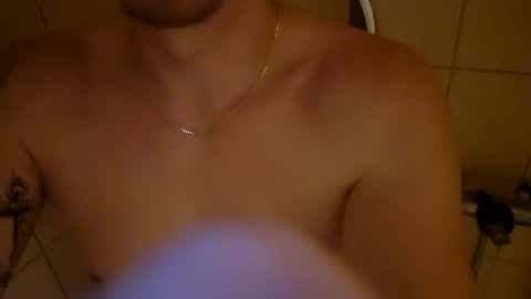 Snapshot of m1guele chatting on 19, 2, 2025 Fucklover online show from 19, 2, 2025