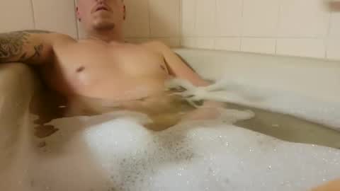 Snapshot of m1guele chatting on 22, 2, 2025 Fucklover online show from 22, 2, 2025