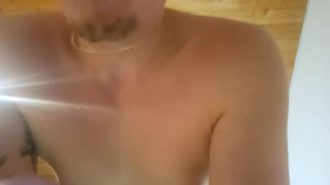 Snapshot of m1guele chatting on 25, 2, 2025 Fucklover online show from 25, 2, 2025