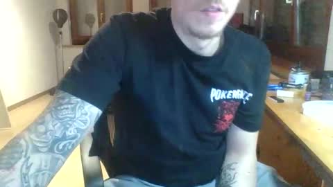 Snapshot of m1guele chatting on 2, 3, 2025 Fucklover online show from 2, 3, 2025