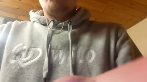 Snapshot of m1guele chatting on 8, 3, 2025 Fucklover online show from 8, 3, 2025