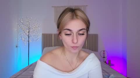 M1ss arina online show from 2, 3, 2026