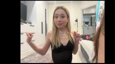 m1umiu online show from 18, 4, 2026