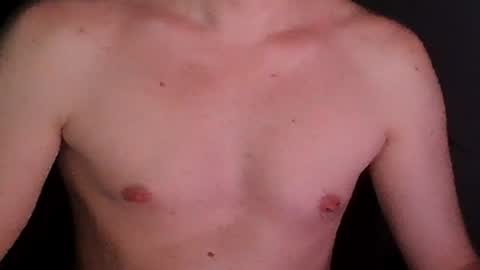 Snapshot of m3n1c chatting on 5, 8, 2026 m3n1c online show from 5, 8, 2026