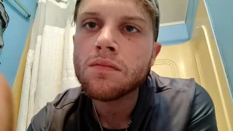 Snapshot of m831481 chatting on 6, 10, 2025 Hotandhairy online show from 6, 10, 2025