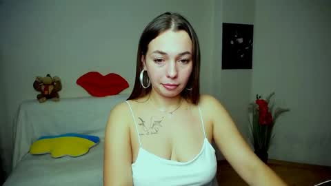 Snapshot of m_vikki chatting on 19, 10, 2025 Vikki online show from 19, 10, 2025