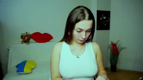 Snapshot of m_vikki chatting on 18, 11, 2025 Vikki online show from 18, 11, 2025