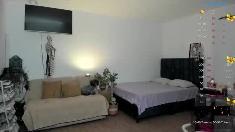 maaddy_ online show from 29, 10, 2025