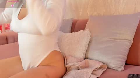 Snapshot of maca_bloom chatting on 27, 10, 2025 Maca online show from 27, 10, 2025