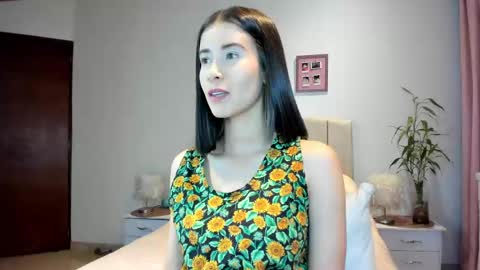 Snapshot of macarena_vallejo_ chatting on 18, 2, 2025 Macarena online show from 18, 2, 2025