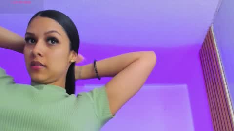 Snapshot of macarenasmith1 chatting on 25, 11, 2025 macarenasmith1 online show from 25, 11, 2025