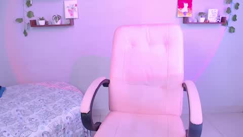 Macey Elliot Modelo Independiente online show from 8, 2, 2025