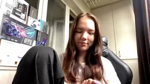 Mila online show from 10, 5, 2026