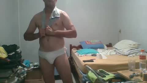 Snapshot of machoalex chatting on 1, 1, 2025 MACHOLIVRE online show from 1, 1, 2025