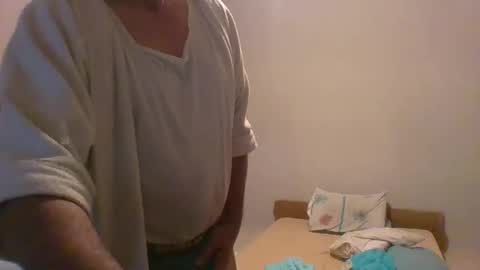 Snapshot of machoalex chatting on 24, 11, 2025 MACHOLIVRE online show from 24, 11, 2025