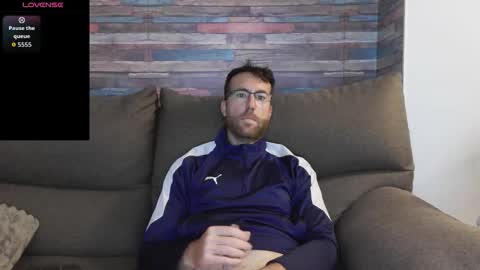 Snapshot of machohiberiko chatting on 30, 10, 2025 Jota online show from 30, 10, 2025