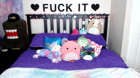 Mackenzie Wolfe online show from 22, 12, 2024