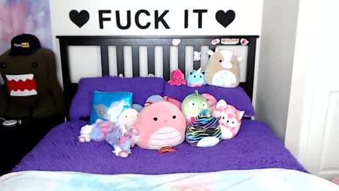 Mackenzie Wolfe online show from 23, 1, 2025