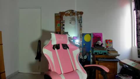 Snapshot of madam_sativa chatting on 5, 3, 2025 di online show from 5, 3, 2025