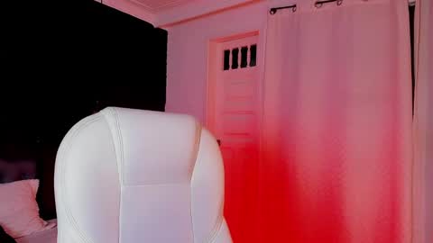 Snapshot of madame_lilith chatting on 28, 9, 2025 madame lilith online show from 28, 9, 2025