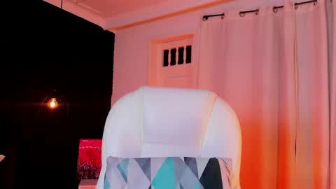 Snapshot of madame_lilith chatting on 8, 10, 2025 madame lilith online show from 8, 10, 2025