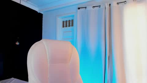 Snapshot of madame_lilith chatting on 14, 10, 2025 madame lilith online show from 14, 10, 2025