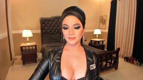 Snapshot of madammistressdominatrixxx chatting on 8, 3, 2025 Alison Kloss online show from 8, 3, 2025