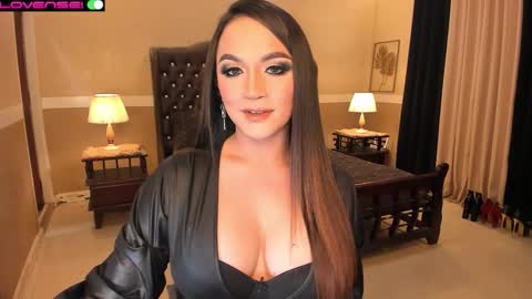 Snapshot of madammistressdominatrixxx chatting on 8, 11, 2025 Alison Kloss online show from 8, 11, 2025