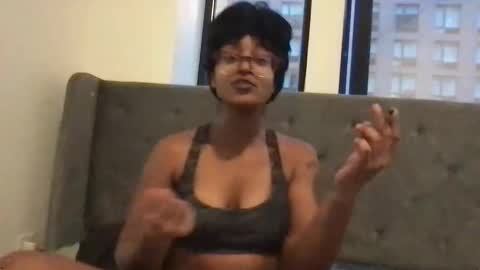 Snapshot of madamp1 chatting on 19, 4, 2026 madamp1 online show from 19, 4, 2026