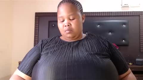 Snapshot of madamzee chatting on 10, 2, 2025 madamzee online show from 10, 2, 2025