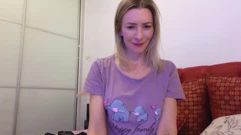 Snapshot of maddalena_ chatting on 5, 3, 2025 Maddalena online show from 5, 3, 2025