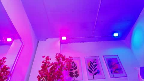 Snapshot of maddie_t18 chatting on 4, 2, 2026 maddie_t18 online show from 4, 2, 2026