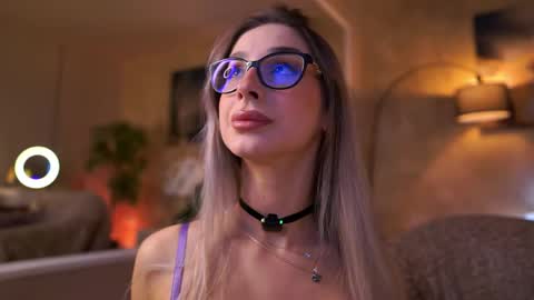 Snapshot of maddiebryggs chatting on 12, 4, 2026 Maddie online show from 12, 4, 2026