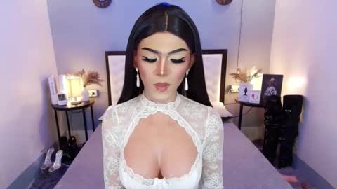 Snapshot of maddisonwil chatting on 17, 9, 2025 M A D D Y online show from 17, 9, 2025