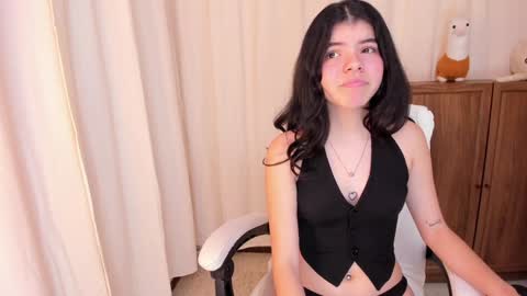 Snapshot of maddy_bennet chatting on 18, 1, 2025 Maddy Please help me with your thumbs up its important online show from 18, 1, 2025