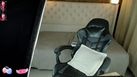 Snapshot of maddy_bennet chatting on 21, 1, 2025 Maddy Please help me with your thumbs up its important online show from 21, 1, 2025