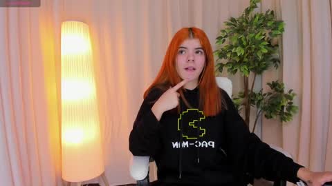 Snapshot of maddy_bennet chatting on 26, 2, 2025 Maddy Please help me with your thumbs up its important online show from 26, 2, 2025