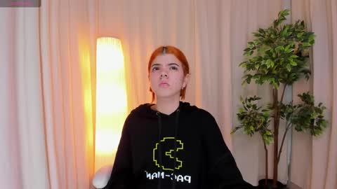 Snapshot of maddy_bennet chatting on 26, 2, 2025 Maddy Please help me with your thumbs up its important online show from 26, 2, 2025