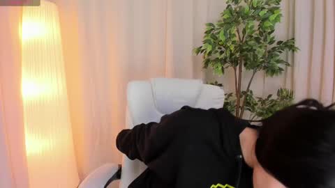 Snapshot of maddy_bennet chatting on 11, 3, 2025 Maddy Please help me with your thumbs up its important online show from 11, 3, 2025