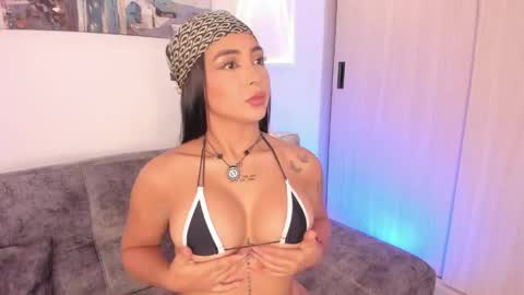 Snapshot of maddy_brooks chatting on 25, 4, 2026 Maddy online show from 25, 4, 2026