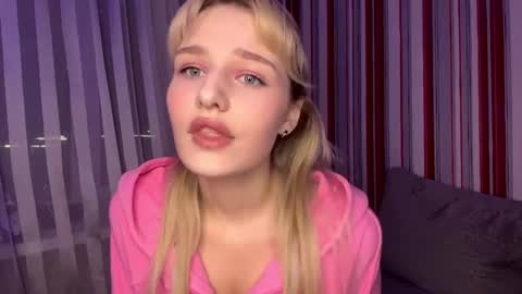 Snapshot of maddy_lovell chatting on 31, 3, 2026 Maddy online show from 31, 3, 2026