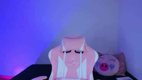 Snapshot of maddy_parker__ chatting on 21, 11, 2025 maddy_parker__ online show from 21, 11, 2025