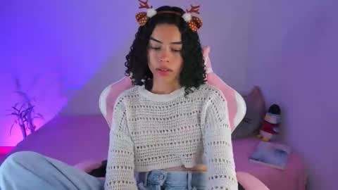 Snapshot of maddy_parker__ chatting on 21, 12, 2025 maddy_parker__ online show from 21, 12, 2025