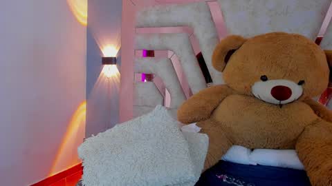  Maddy Crofft online show from 26, 1, 2025