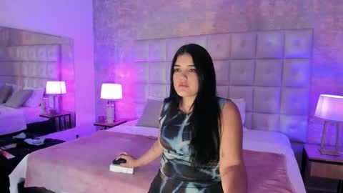 Snapshot of maddysexx_ chatting on 12, 11, 2025 Maddy online show from 12, 11, 2025