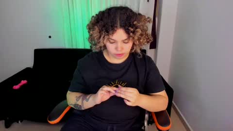 madelaine_taylor online show from 30, 12, 2024