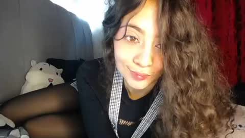 Snapshot of madelainee_buk chatting on 11, 3, 2025 Buk online show from 11, 3, 2025