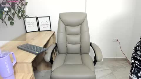 Madeleine  online show from 27, 11, 2025