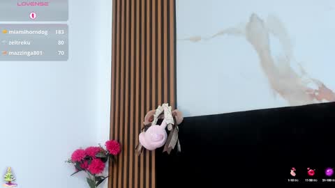 Snapshot of madelin_clerk chatting on 6, 1, 2025 Madelin Clerk online show from 6, 1, 2025