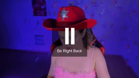 Snapshot of madeline_doll chatting on 14, 11, 2025 Madeline online show from 14, 11, 2025